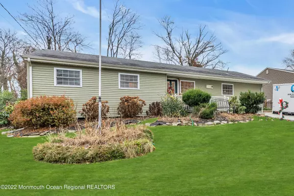 17 Temple Road, Parlin, NJ 08859