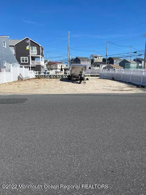 Lavallette, NJ 08735,242 Strickland Boulevard