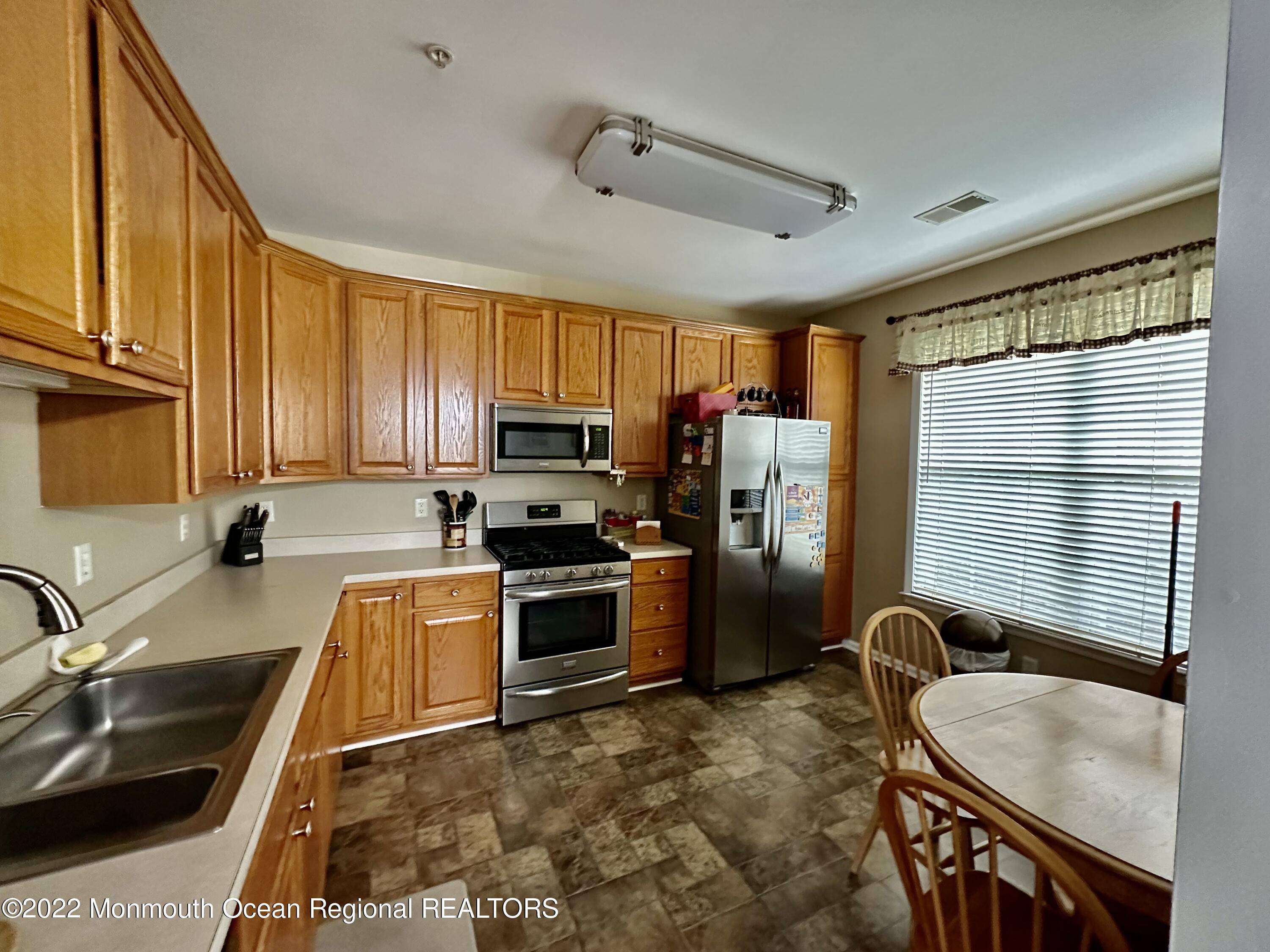 Manalapan, NJ 07726,319 Saint Andrews Place