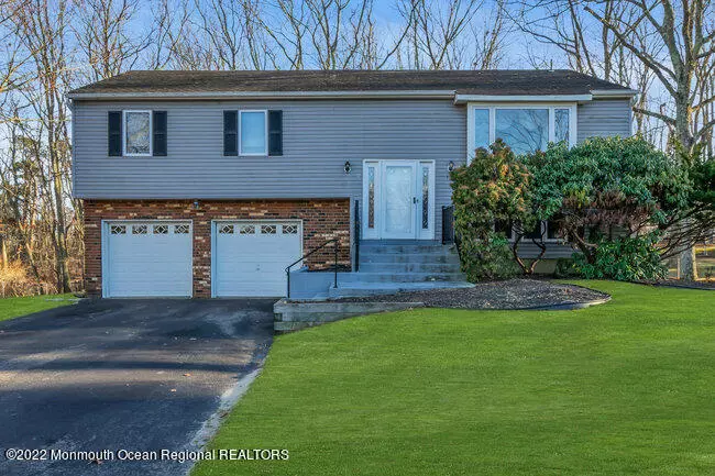 Jackson, NJ 08527,18 New Castle Court