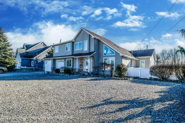 Lanoka Harbor, NJ 08734,825 Laurel Boulevard