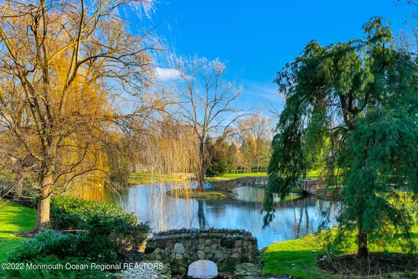 Rumson, NJ 07760,4 Hill Pond Lane