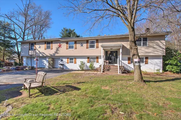 59 Sunnyside Road, Howell, NJ 07731