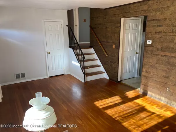 Hazlet, NJ 07730,7 Irwin Place