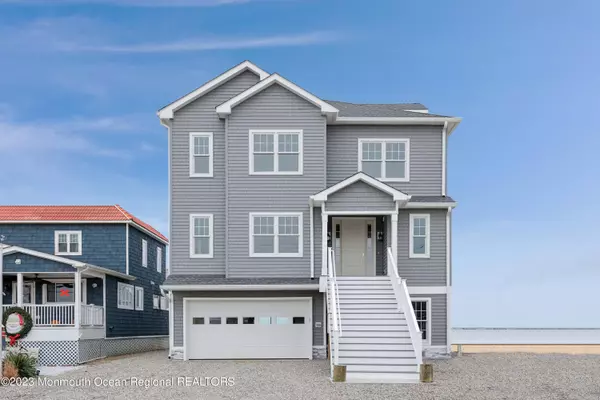 105 Bay Shore Drive, Toms River, NJ 08753