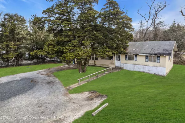 Lanoka Harbor, NJ 08734,1 Bay Way