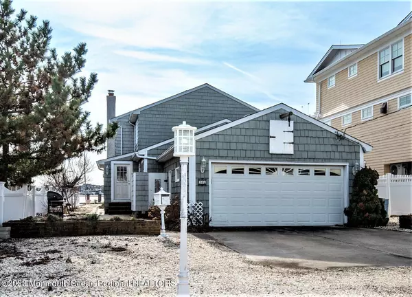 187 Pershing Boulevard, Lavallette, NJ 08735