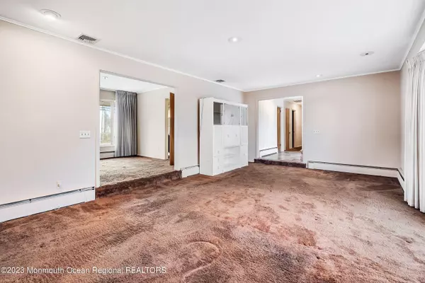 Wall, NJ 07719,1501 Oxford Lane