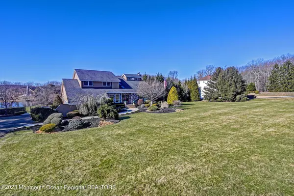 Manalapan, NJ 07726,21 Highland Ridge Road