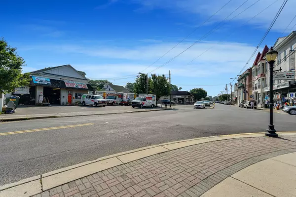 Manasquan, NJ 08736,86 Main Street