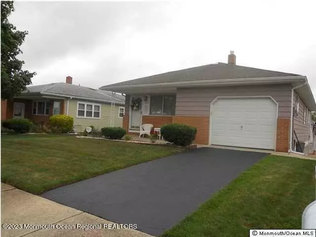 11 Roman Street, Toms River, NJ 08757