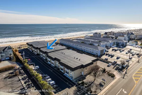 Sea Bright, NJ 07760,1187 Ocean Avenue #35