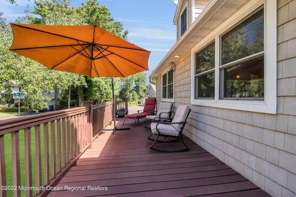 Oakhurst, NJ 07755,1 Wallace Avenue