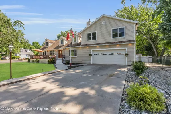 Oakhurst, NJ 07755,1 Wallace Avenue
