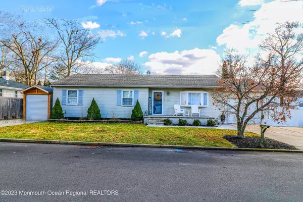 309 Pacific Avenue, Beachwood, NJ 08722