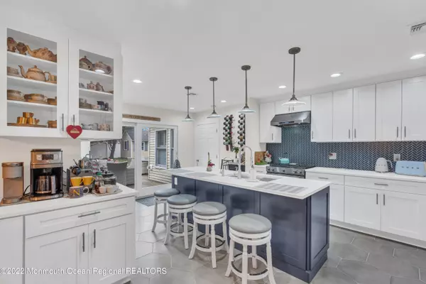 North Middletown, NJ 07748,247 Thompson Avenue