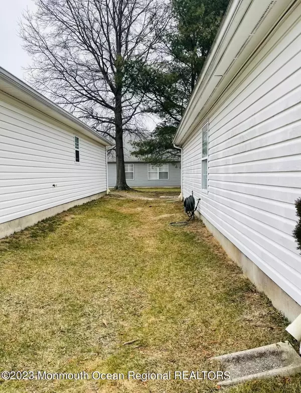 Brick, NJ 08724,22 Mayapple Drive