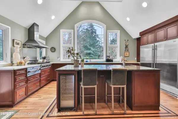 Rumson, NJ 07760,18 Ridge Road