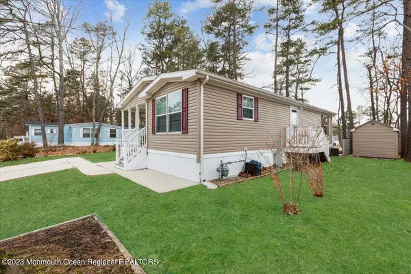 Jackson, NJ 08527,17 Periwinkle Place