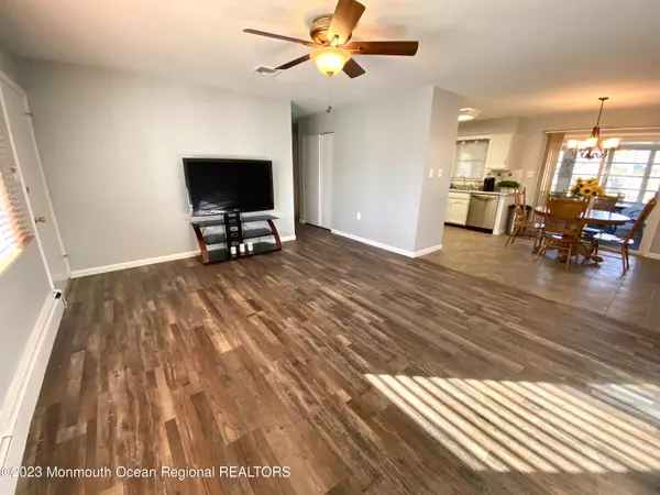 Lanoka Harbor, NJ 08734,204 Lawrence Drive