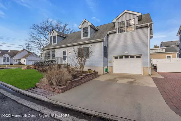 390 River Place, Manasquan, NJ 08736