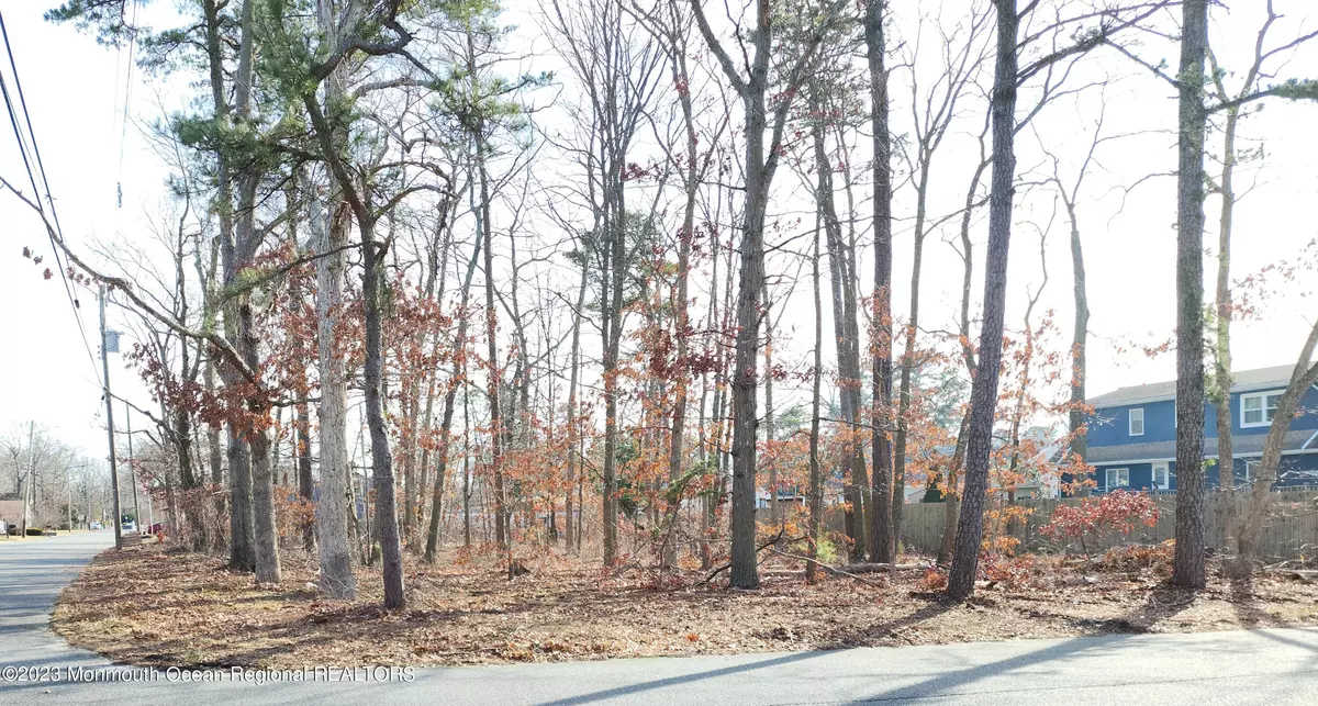 Forked River, NJ 08731,Lake Barnegat Drive