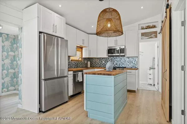 Manahawkin, NJ 08050,44 Gregg Drive