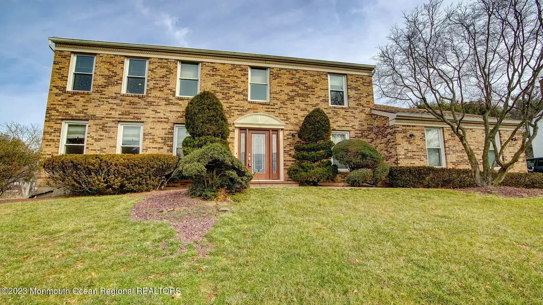 23 Crossridge Circle, Marlboro, NJ 07746