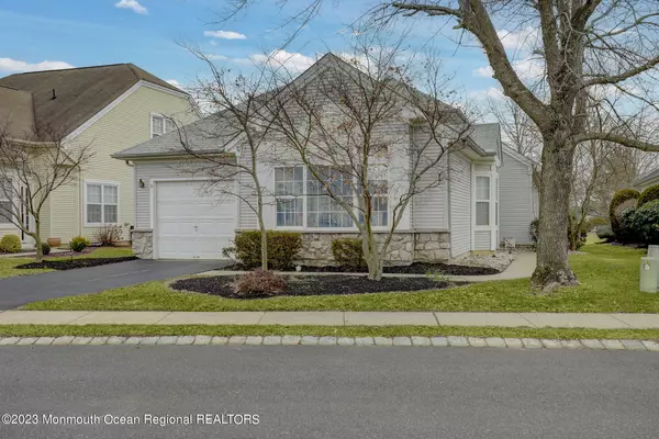 16 Dunrovin Court, Manchester, NJ 08759