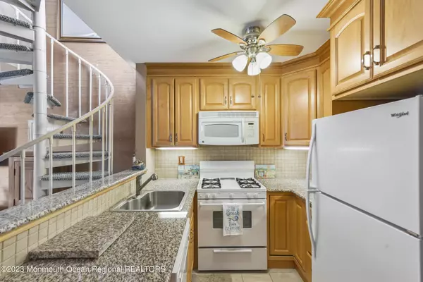 Bradley Beach, NJ 07720,209 Ocean Avenue #14