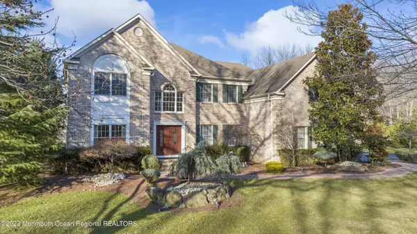 5 Red Coach Lane, Holmdel, NJ 07733