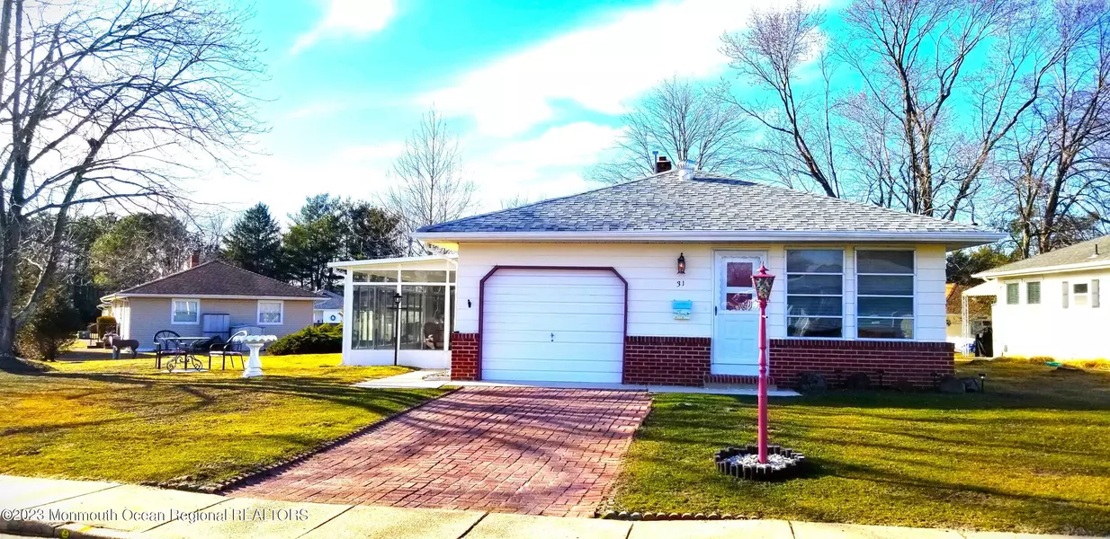 31 Scarborough Place, Toms River, NJ 08757