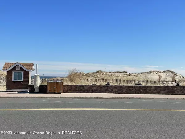 Bradley Beach, NJ 07720,100 Ocean Avenue #13D