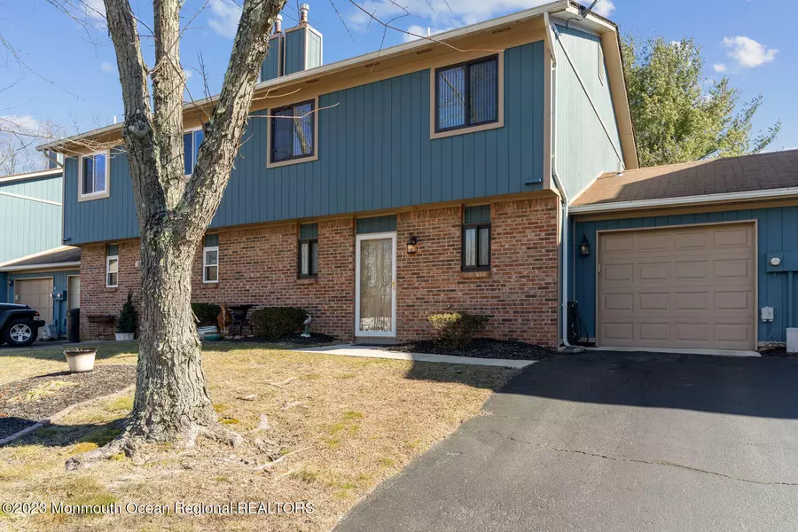 15 Canary Circle #1000, Howell, NJ 07731