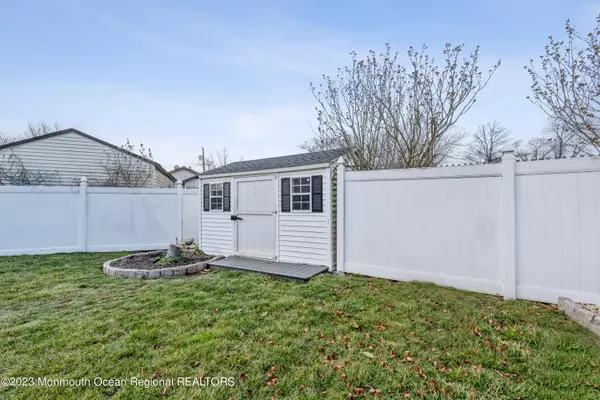 Laurence Harbor, NJ 08879,31 Delray Place