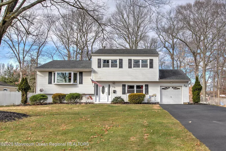 29 Annapolis Drive, Manalapan, NJ 07726