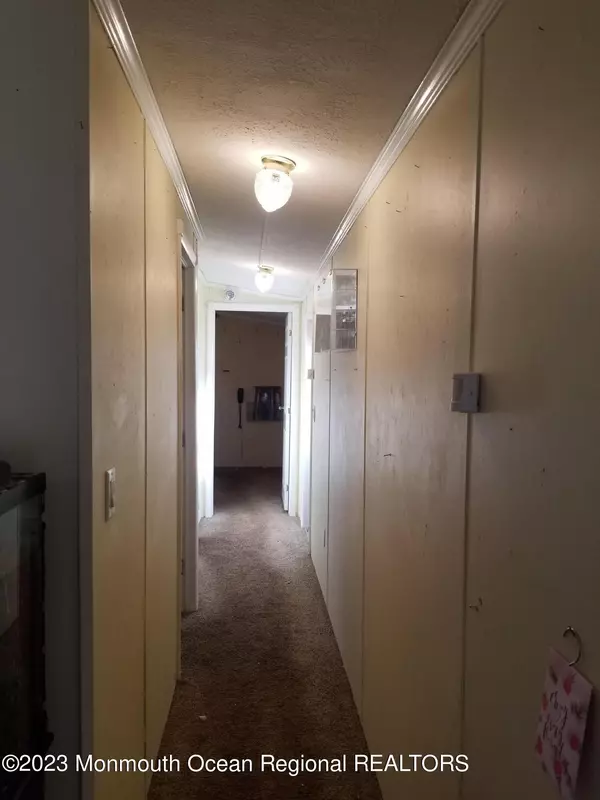 Hazlet, NJ 07730,14 Locust Grove Lane