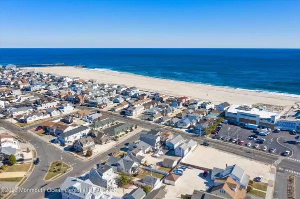 Point Pleasant Beach, NJ 08742,224 Randall Avenue #9