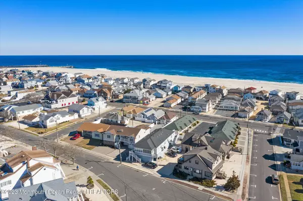 Point Pleasant Beach, NJ 08742,224 Randall Avenue #9