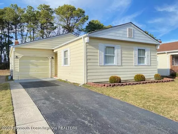 227 Orlando Boulevard, Toms River, NJ 08757