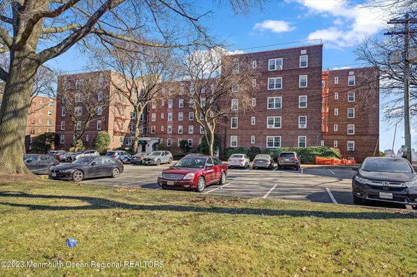 8600 Boulevard E #3D, North Bergen, NJ 07047