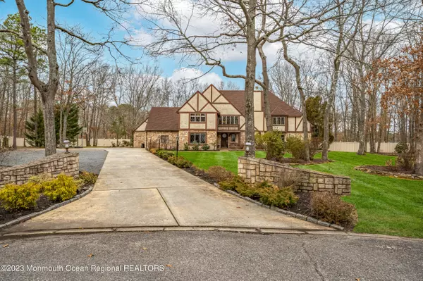 Lanoka Harbor, NJ 08734,2 Paddock Circle