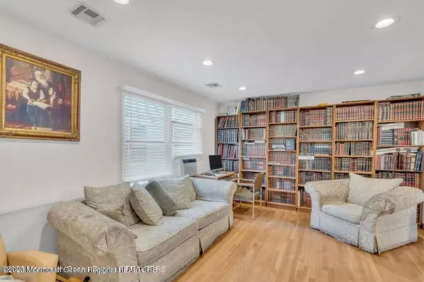 Lakewood, NJ 08701,76 E 9th Street