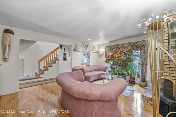North Brunswick, NJ 08902,32 Riverbend Drive