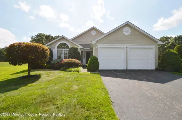 20 Rosewood Court, Lakewood, NJ 08701