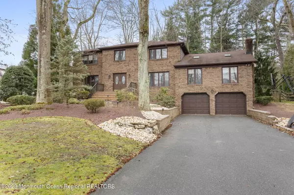 Manalapan, NJ 07726,9 Terence Drive