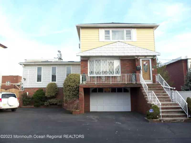 6 Library Court, Bayonne, NJ 07002