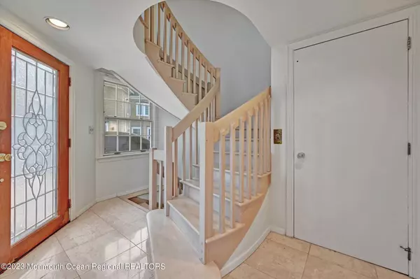 Red Bank, NJ 07701,66 W Front Street