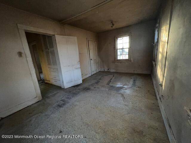 Oakhurst, NJ 07755,341 Laird Street