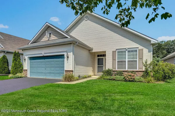 Lakewood, NJ 08701,101 Eagle Ridge Circle